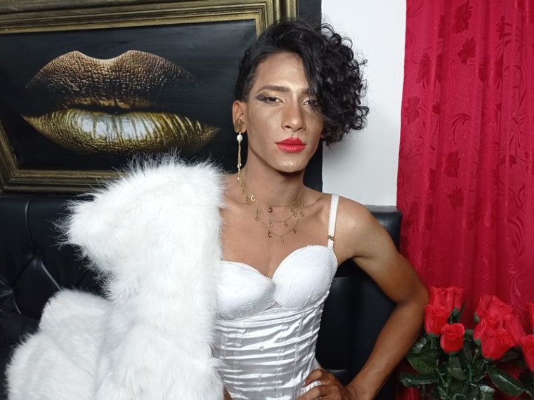 BellaKrays's profile - Image n°0