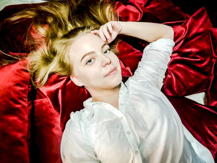 BellaSwonk's profile - Image n°0