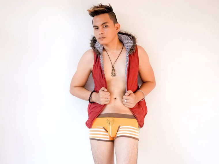 BIGhotCUMfeeder's profile - Image n°1