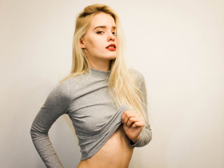 Profil de BlondeElly - Photo n°0