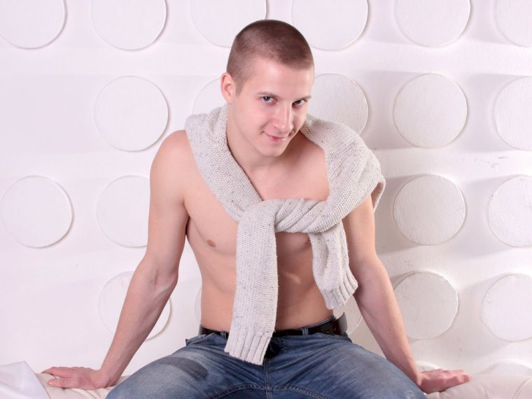 BobDICKem's profile - Image n°1