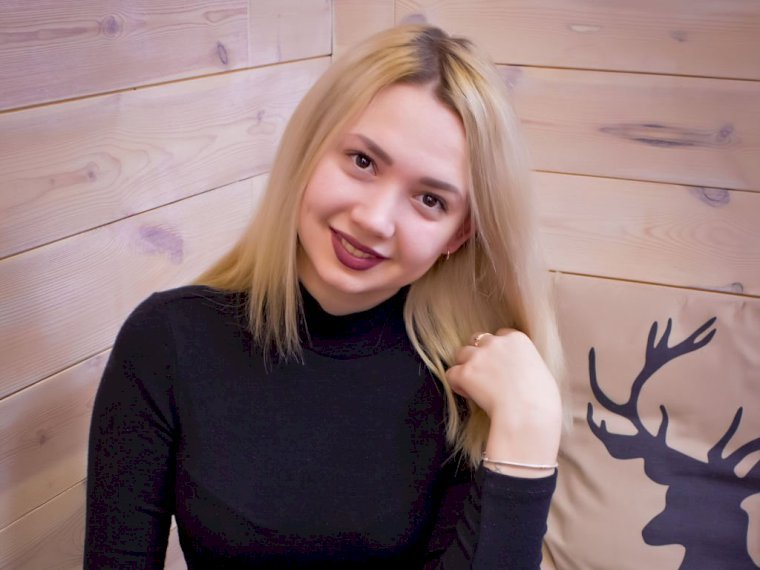 BrandyCharm's profile - Image n°1