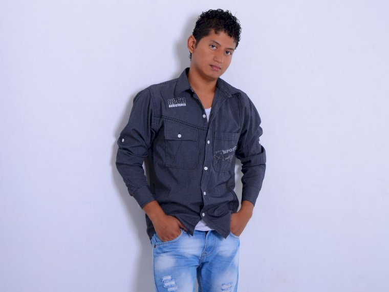 BrokeAssLatin8's profile - Image n°0