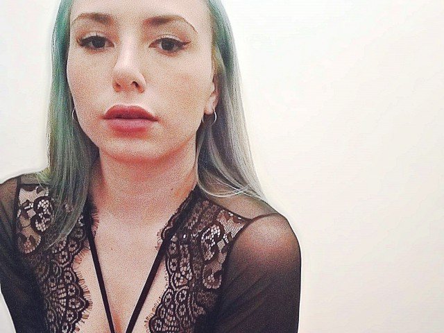 blulightbabe's profile - Image n°1