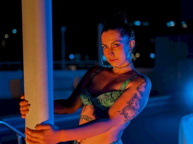 BellaHanson's profile - Image n°0