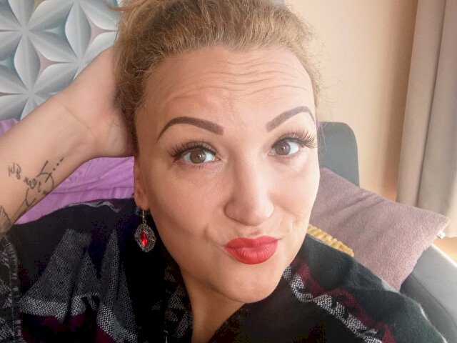 blondexKAREN's profile - Image n°0