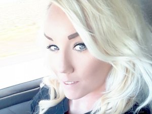 BlondenBad's Sexcam