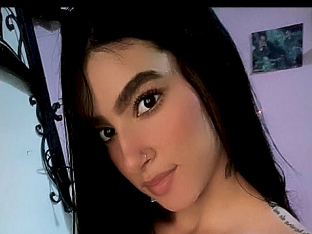 BrianaWatson's profile - Image n°0
