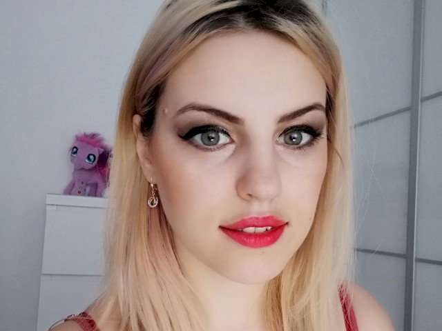 bustysilvia's profile - Image n°1