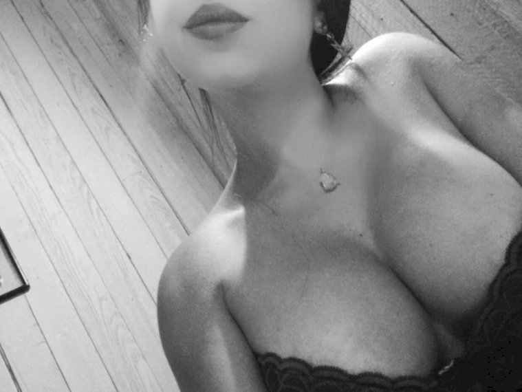 CristalVelez's profile - Image n°2