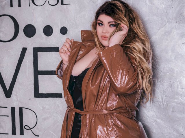 CurvySofia's profile - Image n°0