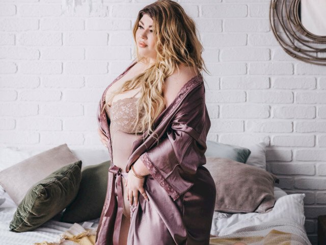CurvySofia's profile - Image n°3