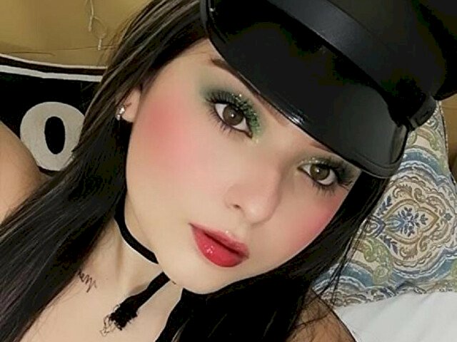 CharlotteHar's profile - Image n°3