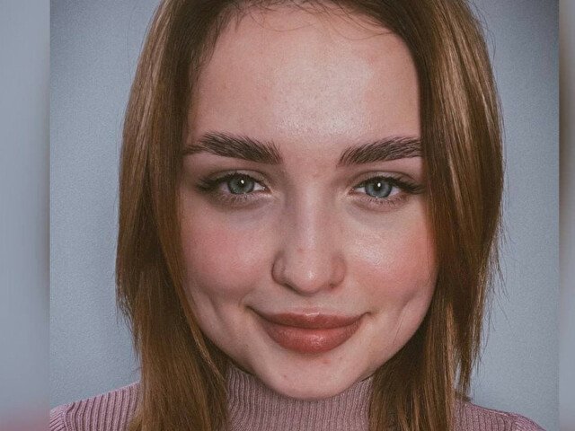 CaraDel's profile - Image n°1