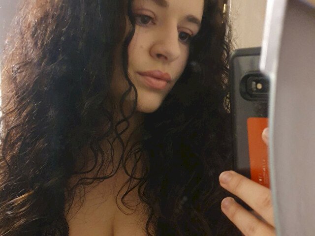 CurlyExotic's profile - Image n°1