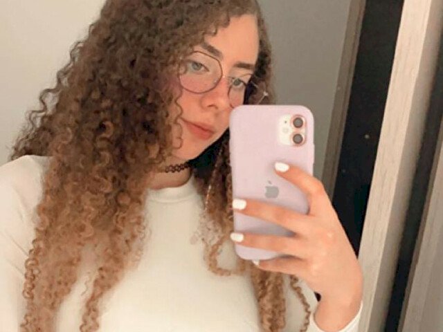 CharlotPetit's profile - Image n°1