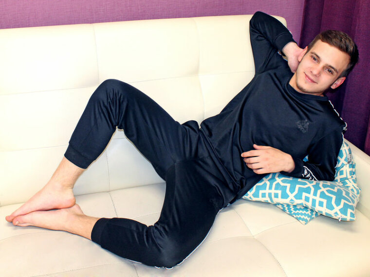 CalvinYanis's profile - Image n°0