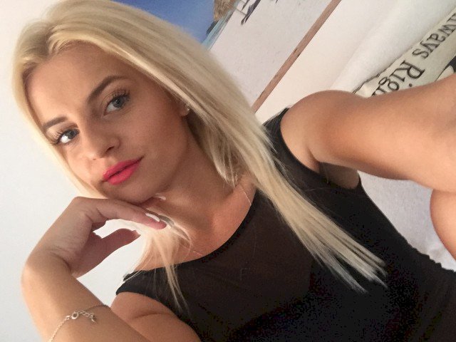 CarlaHotie's profile - Image n°1