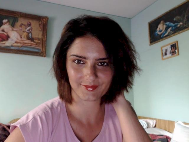 CarlaRohoiu's profile - Image n°2