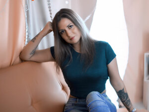 CarmelaEnamoured's Sexcam