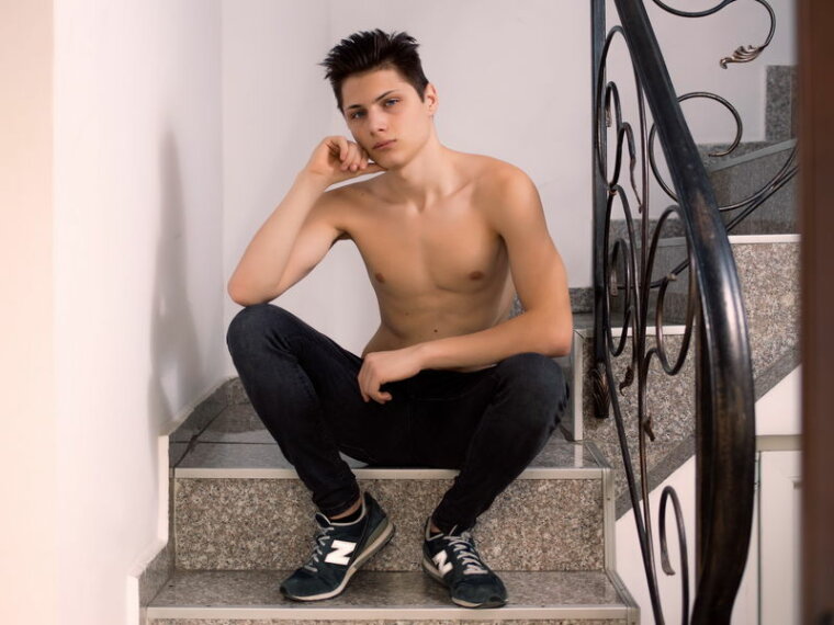 ChadMoreno's profile - Image n°1