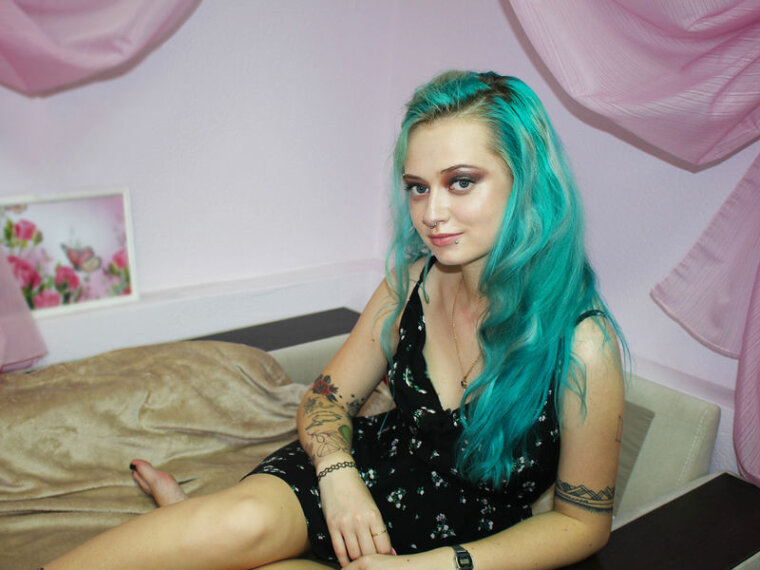 CharlieQueen's profile - Image n°0