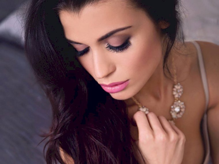 Charlottees's profile - Image n°1