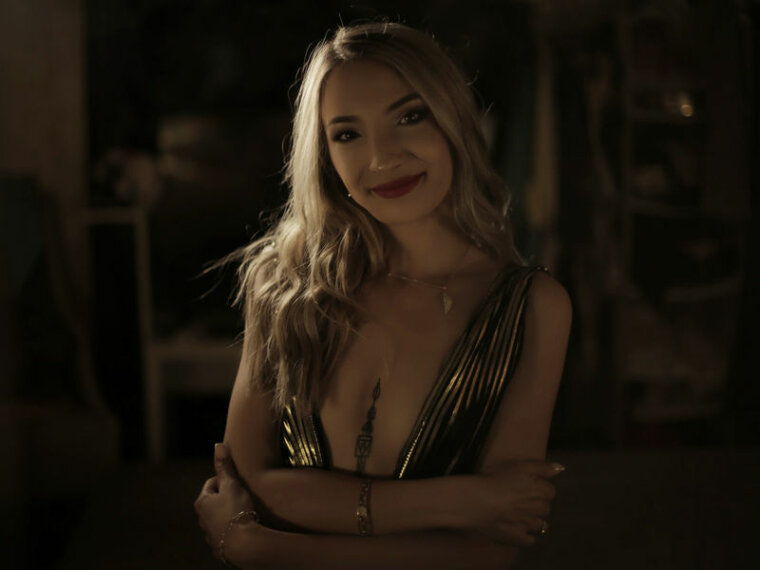 CharmingArianna's profile - Image n°0