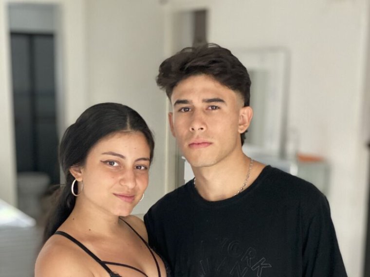 ChrisAndMegan's profile - Image n°0