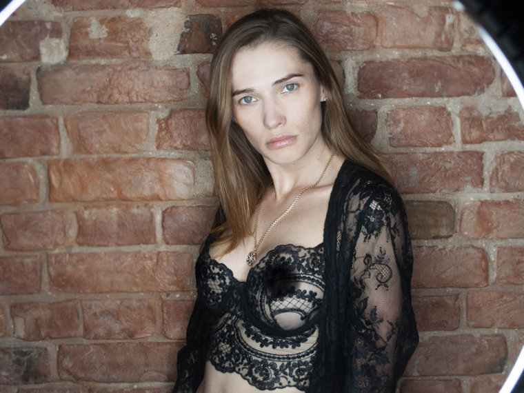 ClareFrey's profile - Image n°0