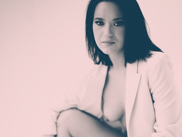 CraveForVanessa's profile - Image n°1
