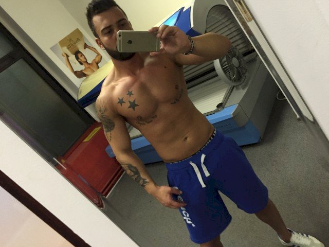 crixus69hot's profile - Image n°1