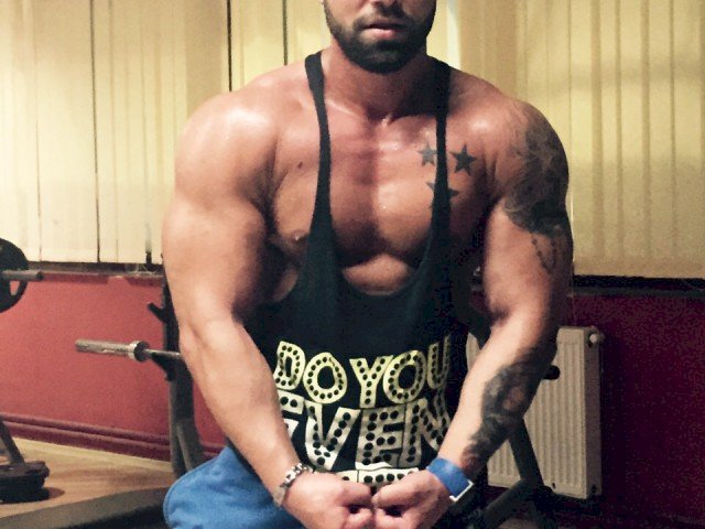 crixus69hot's profile - Image n°3