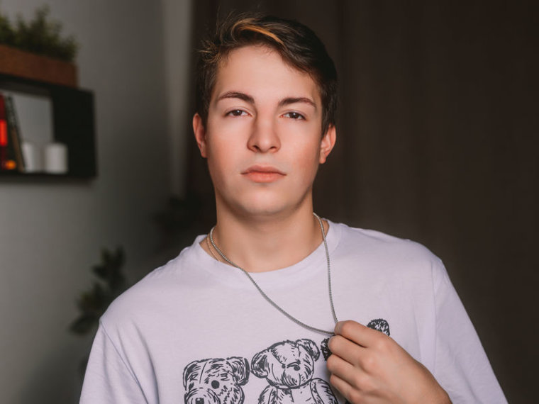 CurtisGray's profile - Image n°0