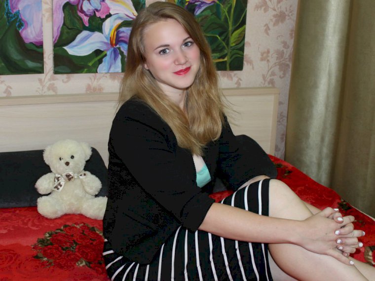 CutePrettyBlondy's profile - Image n°0