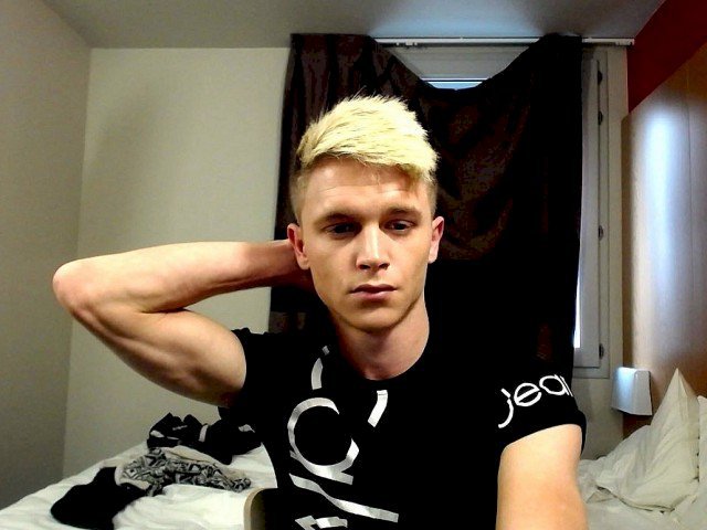 Cutetwinkboy's profile - Image n°1