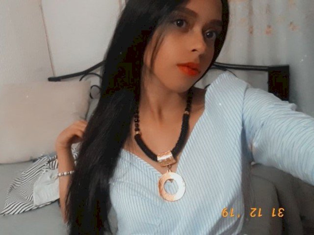 DemmiGill's profile - Image n°1