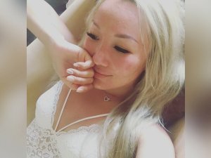 DisweetQlove's Sexcam
