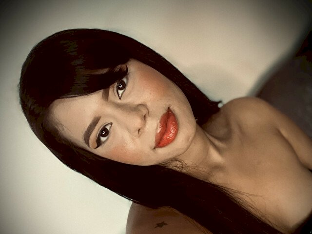 DannaWhite's profile - Image n°0