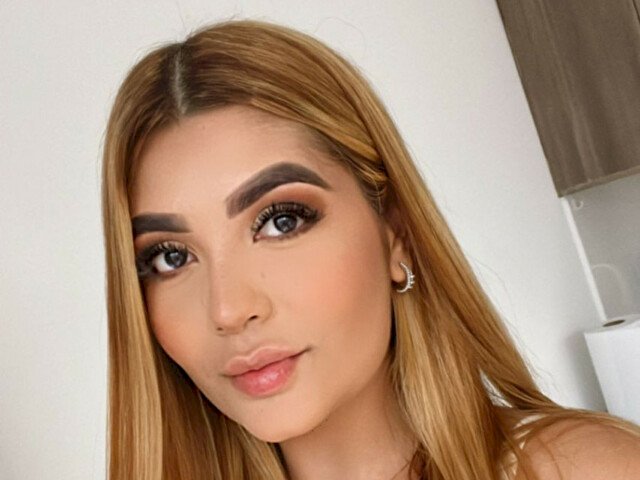 DishaStarr's profile - Image n°1