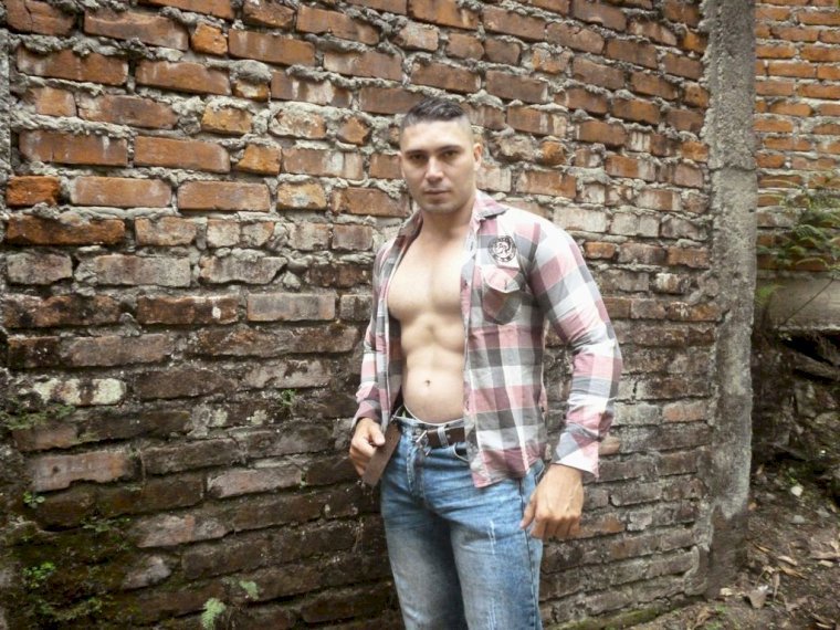 DANIXSTRONG's profile - Image n°0