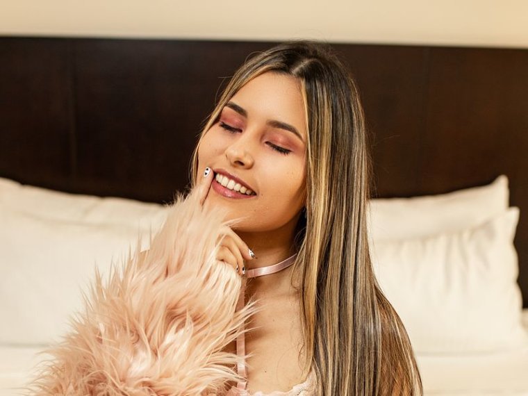 DannaGuzman's profile - Image n°0