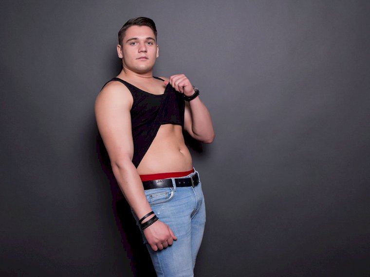 DannyWinston's profile - Image n°1