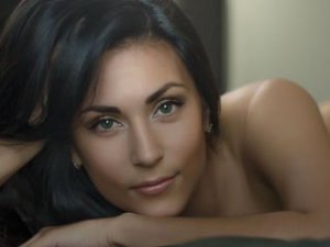 DarkCherryNude's Sexcam