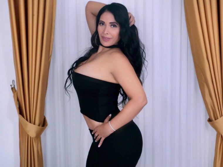 DeboraPratto's profile - Image n°0