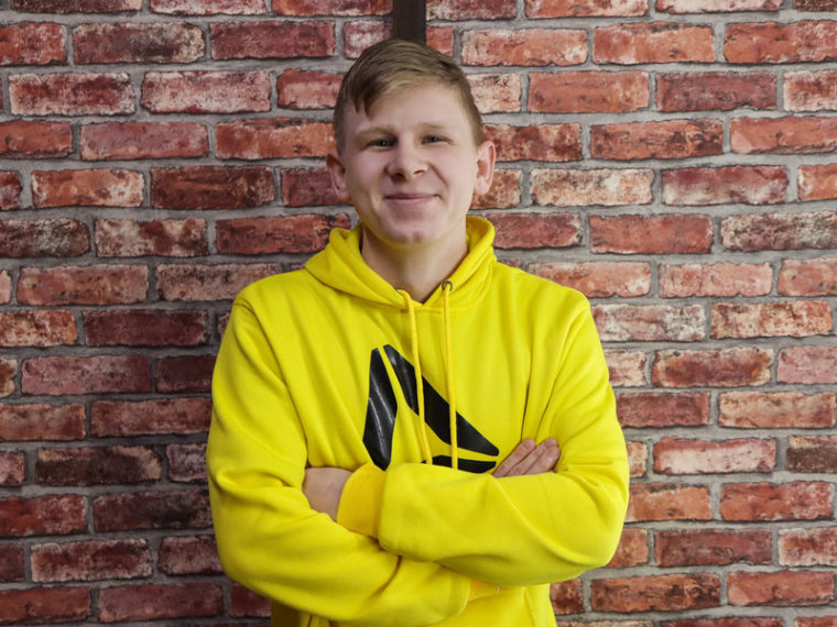 DennisBurton's profile - Image n°0