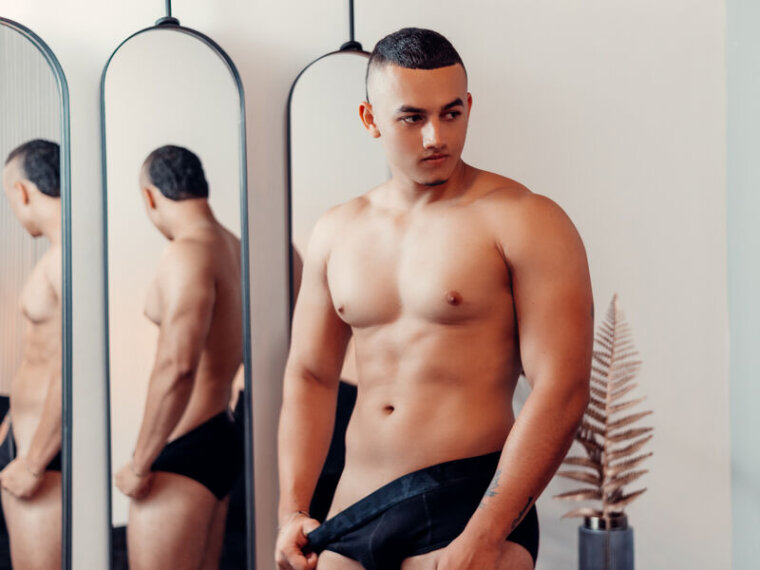 DerekCole's profile - Image n°0