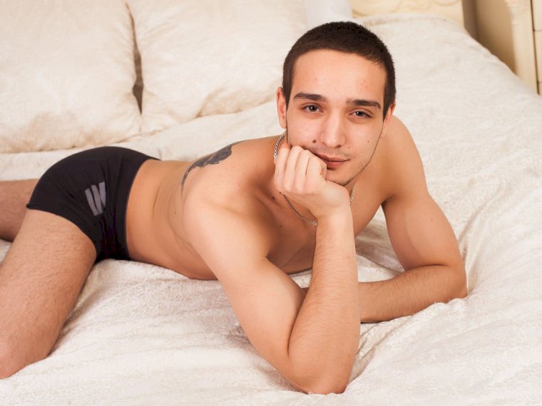 DerekTurner's profile - Image n°0