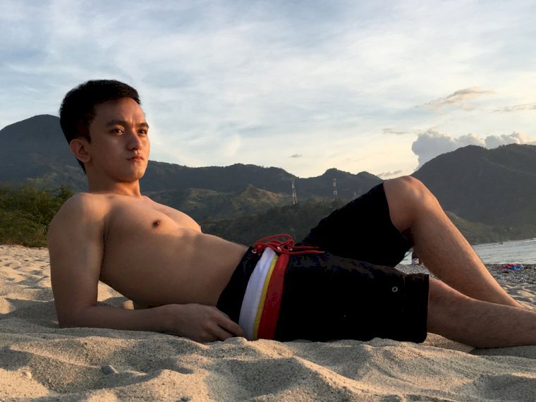 DerrickHottie's profile - Image n°0