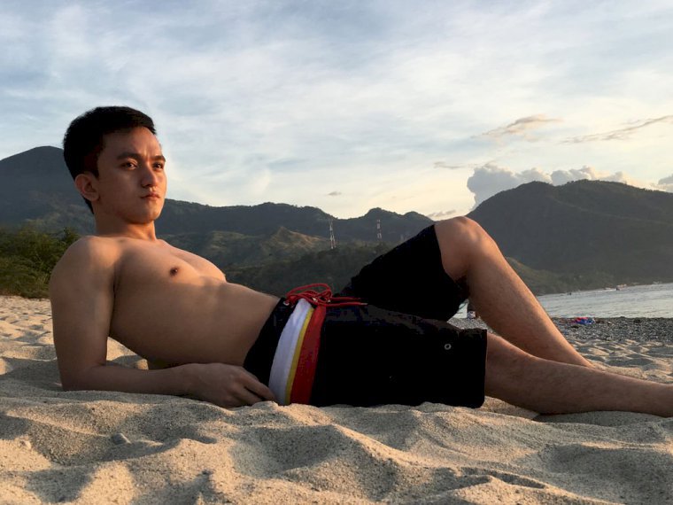 DerrickHottie's profile - Image n°1